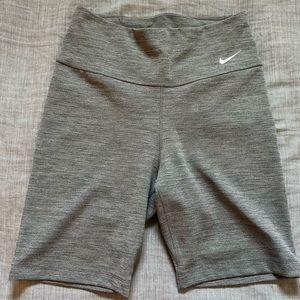 nwot women’s nike dri-fit training shorts